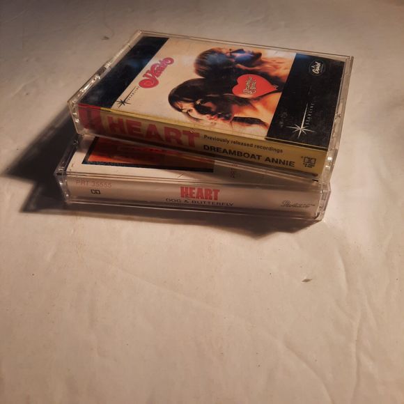 2 Vintage Heart Cassettes - "Dreamboat Annie" and "Dog & Butterfly" - Picture 3 of 7